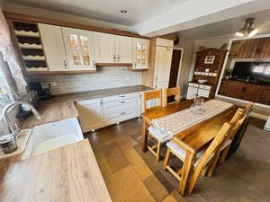 Kitchen dining room- click for photo gallery